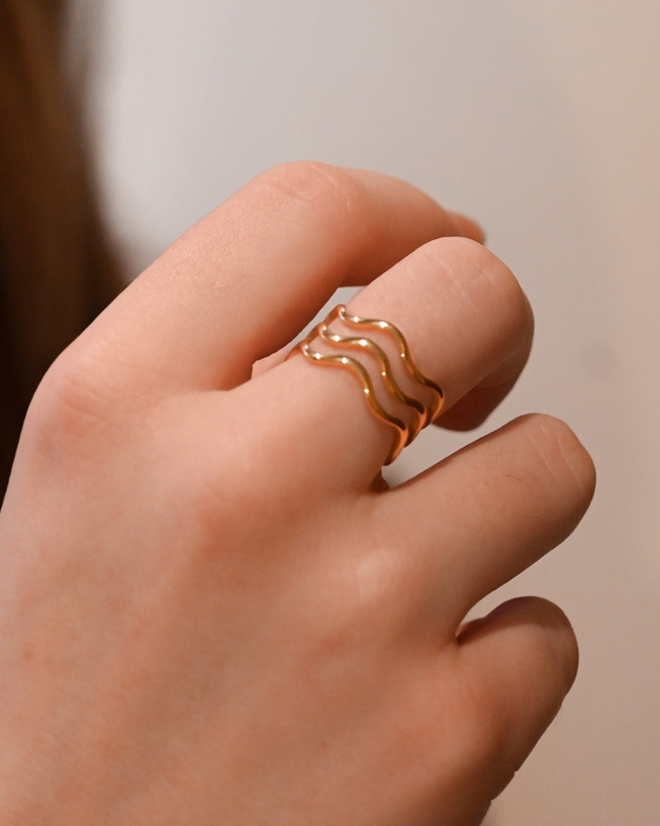 3-Row Waved Lines Ring