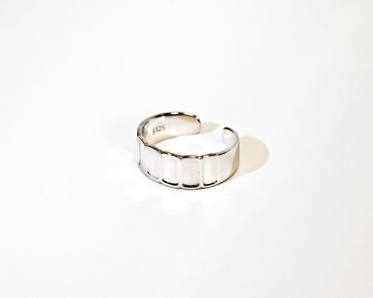 Chroma Reflection Ring