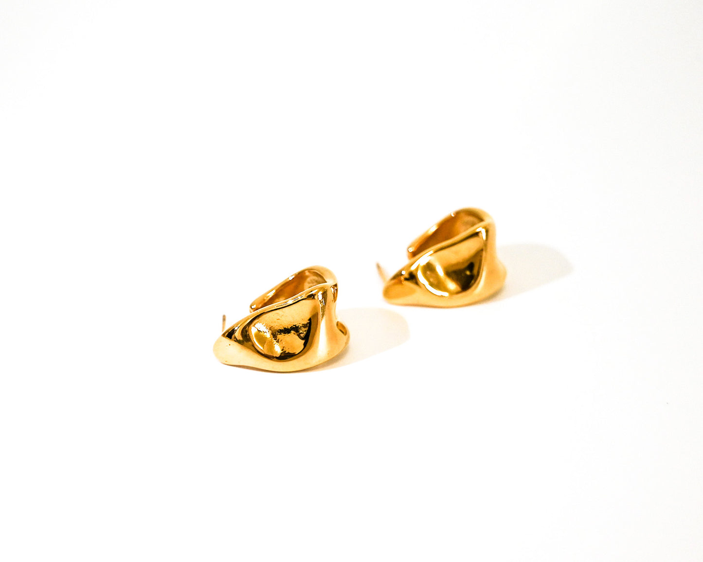 C-Hoop Waves Earrings